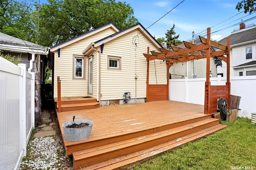 2261 Winnipeg Street Regina SK S4P 1H2