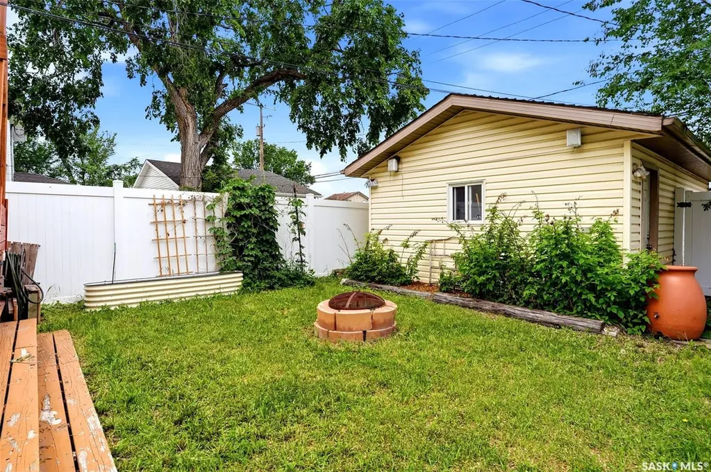 2261 Winnipeg Street Regina SK S4P 1H2