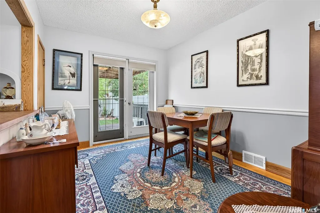1140 Clifton Avenue Moose Jaw SK S6H 3L5
