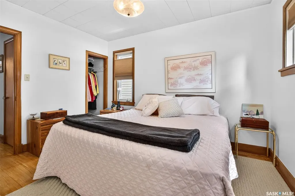 1140 Clifton Avenue Moose Jaw SK S6H 3L5