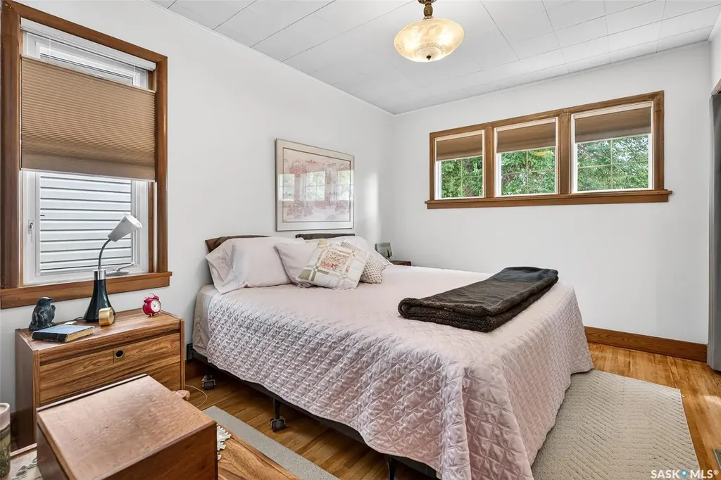 1140 Clifton Avenue Moose Jaw SK S6H 3L5