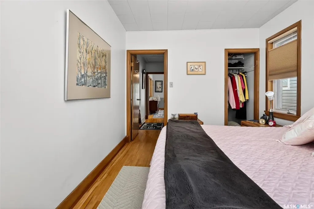 1140 Clifton Avenue Moose Jaw SK S6H 3L5