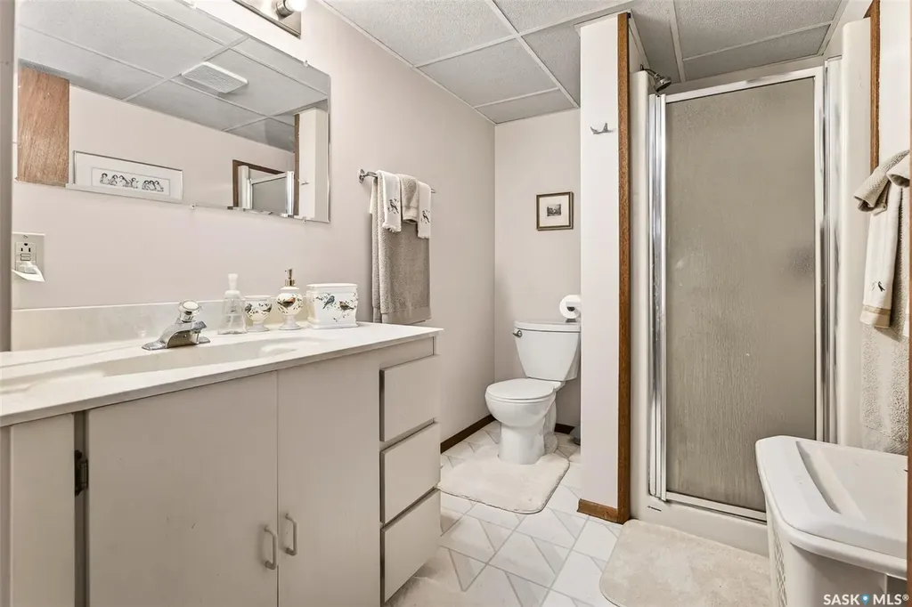 1140 Clifton Avenue Moose Jaw SK S6H 3L5
