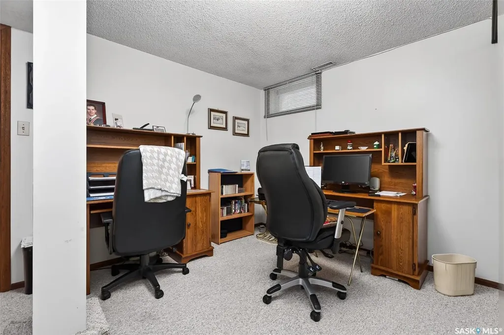 1140 Clifton Avenue Moose Jaw SK S6H 3L5