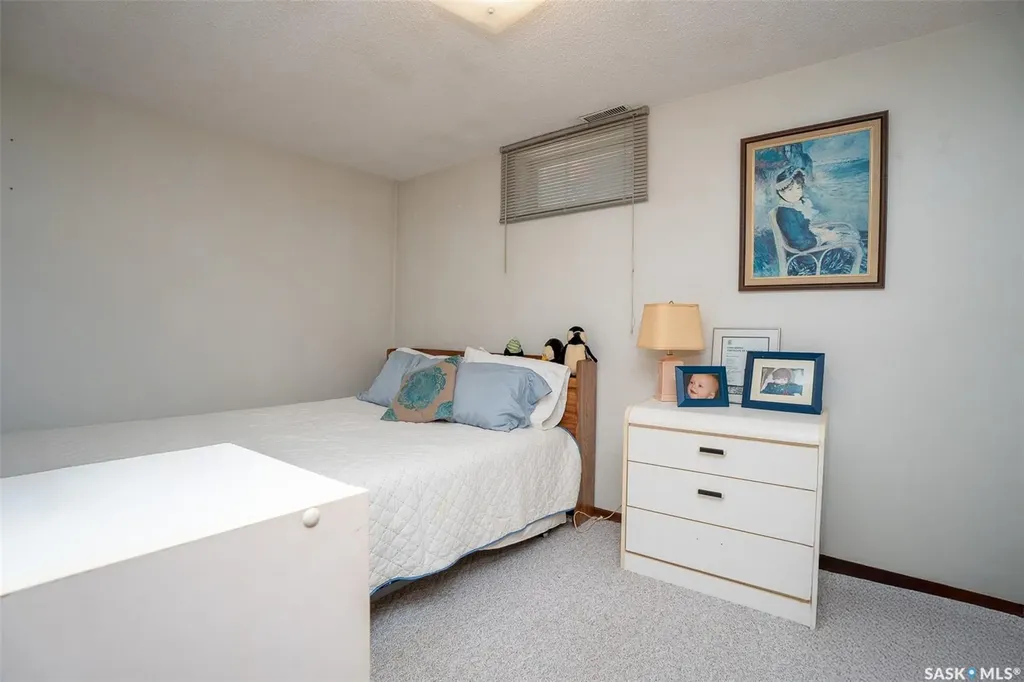 1140 Clifton Avenue Moose Jaw SK S6H 3L5
