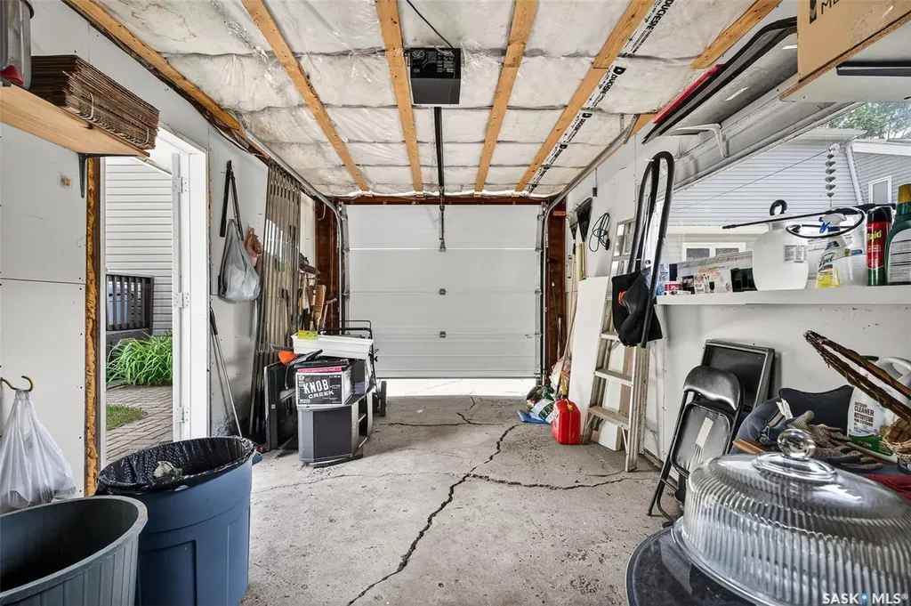 1140 Clifton Avenue Moose Jaw SK S6H 3L5