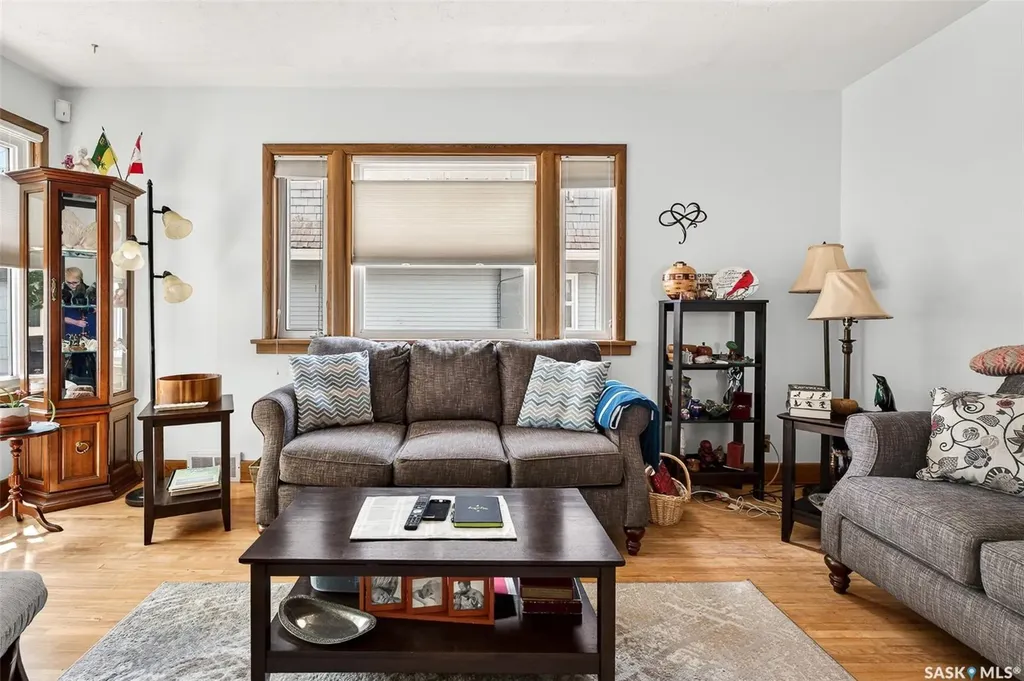 1140 Clifton Avenue Moose Jaw SK S6H 3L5