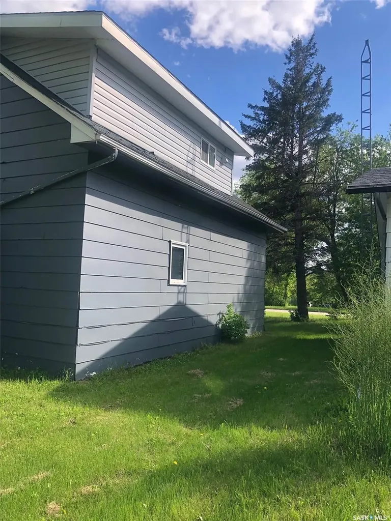 202 1st Avenue NW Preeceville SK S0A 3B0