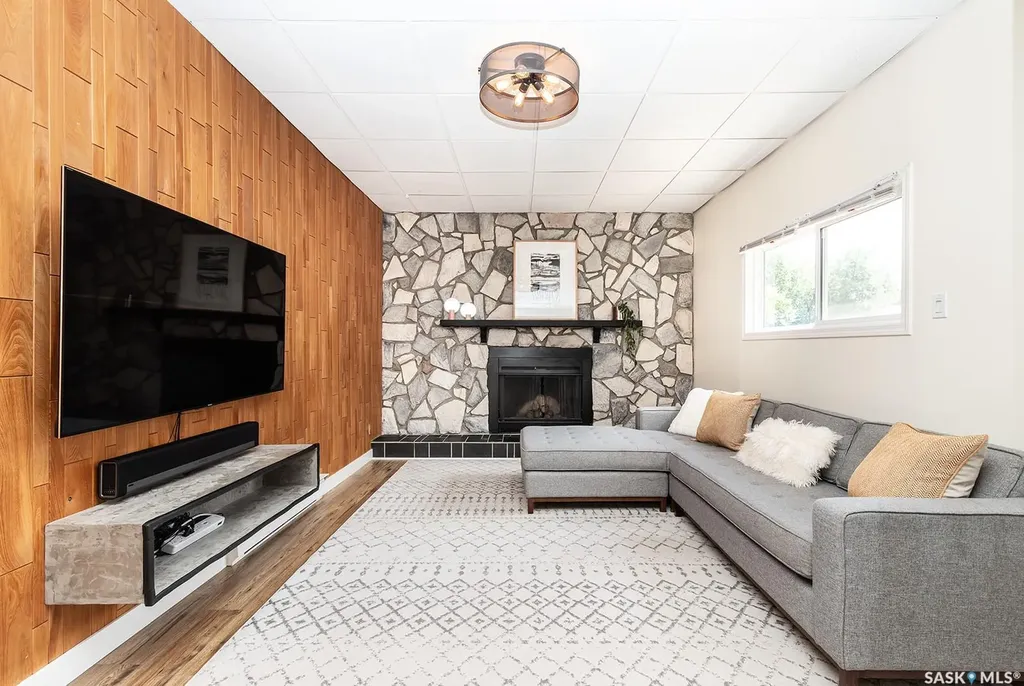 4 Rutter Crescent Saskatoon SK S7H 3B7