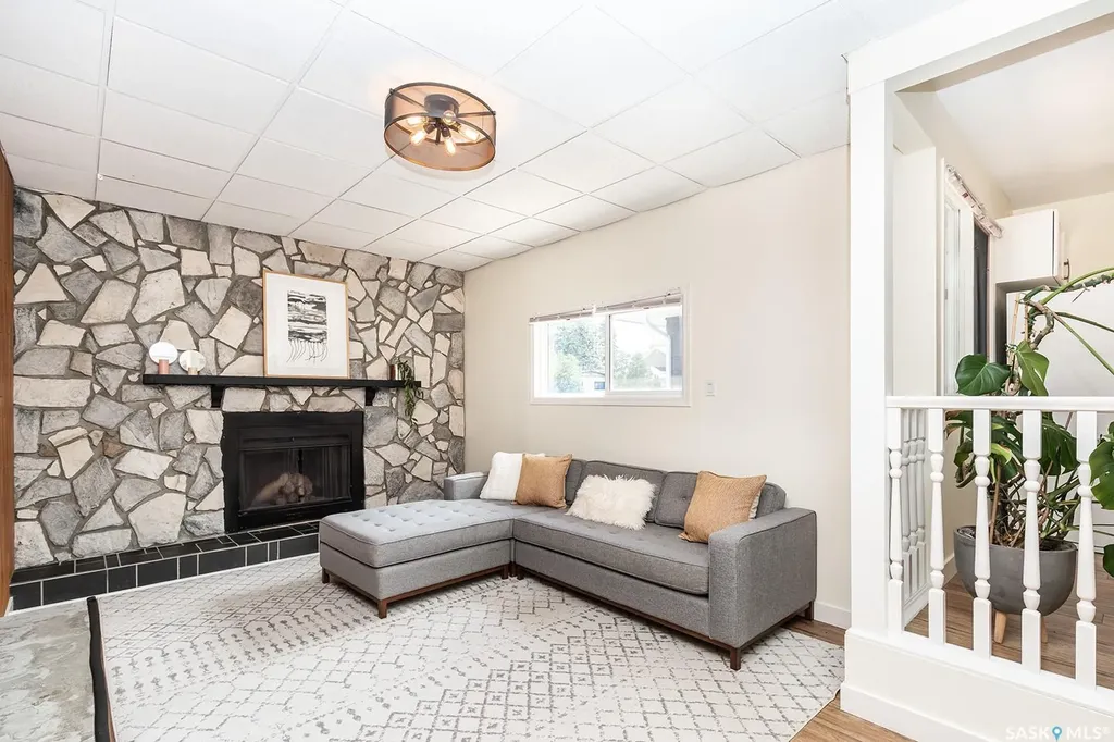 4 Rutter Crescent Saskatoon SK S7H 3B7