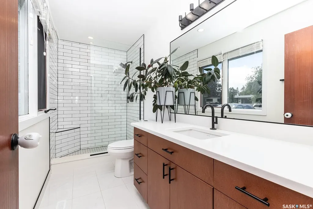 4 Rutter Crescent Saskatoon SK S7H 3B7