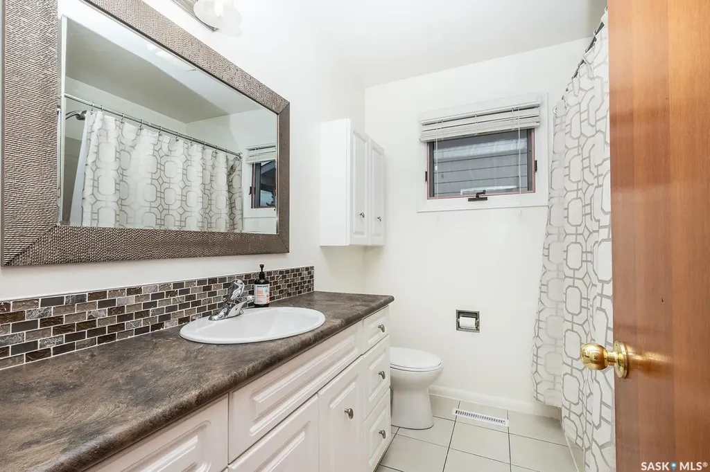 4 Rutter Crescent Saskatoon SK S7H 3B7