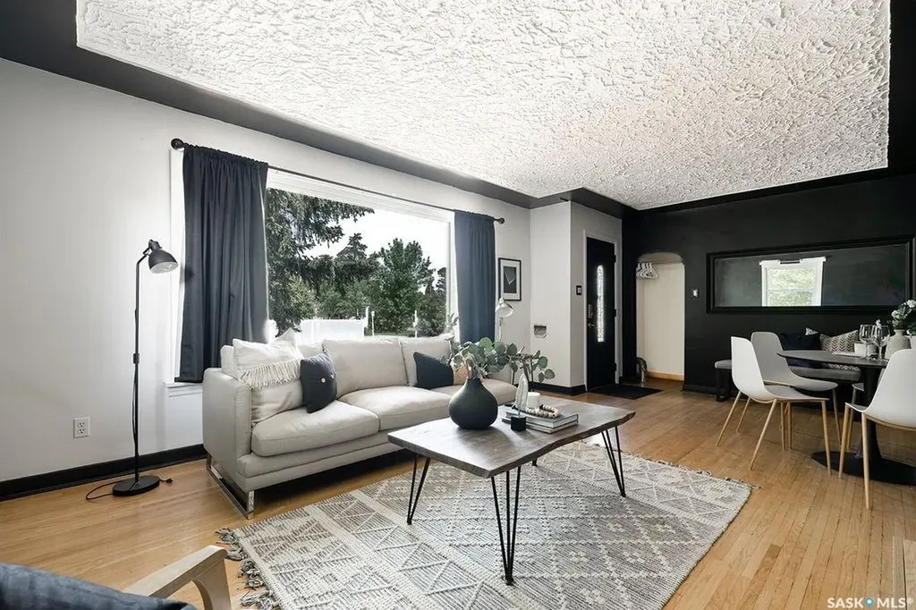 1426 12th Street E Saskatoon SK S7H 0E8