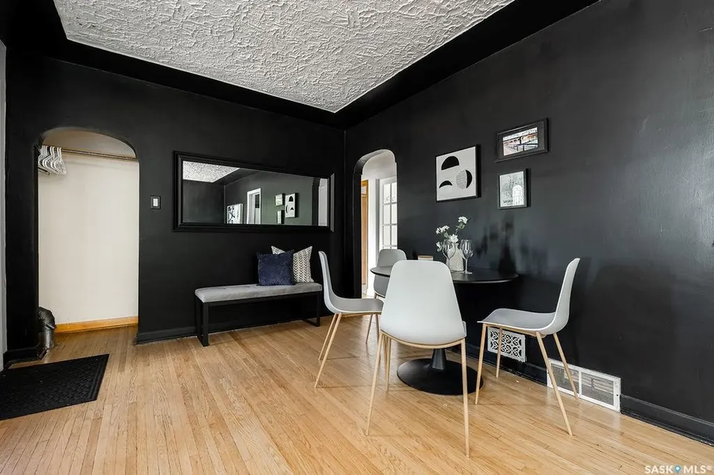 1426 12th Street E Saskatoon SK S7H 0E8
