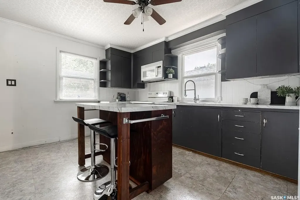 1426 12th Street E Saskatoon SK S7H 0E8