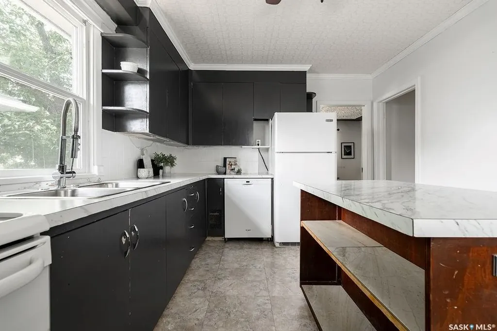 1426 12th Street E Saskatoon SK S7H 0E8
