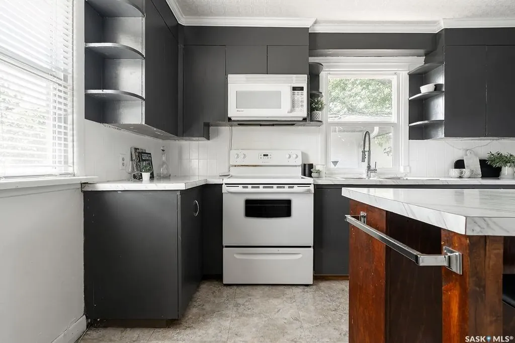 1426 12th Street E Saskatoon SK S7H 0E8