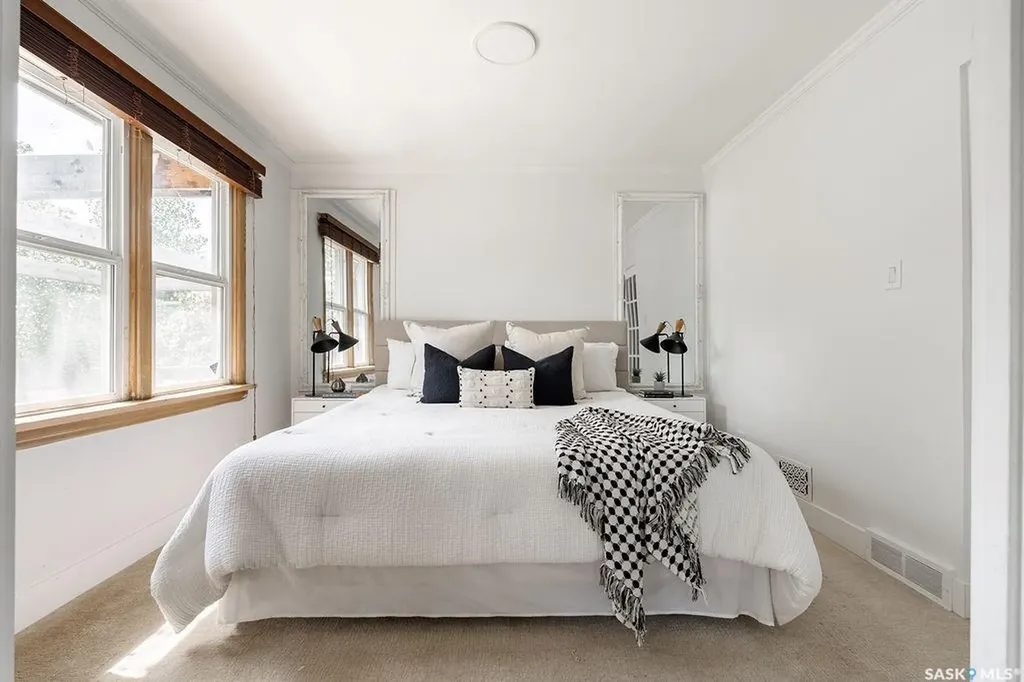 1426 12th Street E Saskatoon SK S7H 0E8