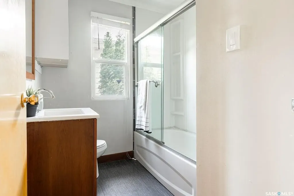 1426 12th Street E Saskatoon SK S7H 0E8