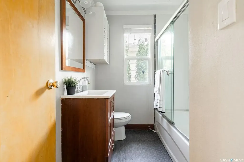 1426 12th Street E Saskatoon SK S7H 0E8