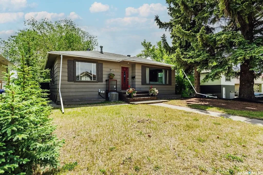1426 12th Street E Saskatoon SK S7H 0E8