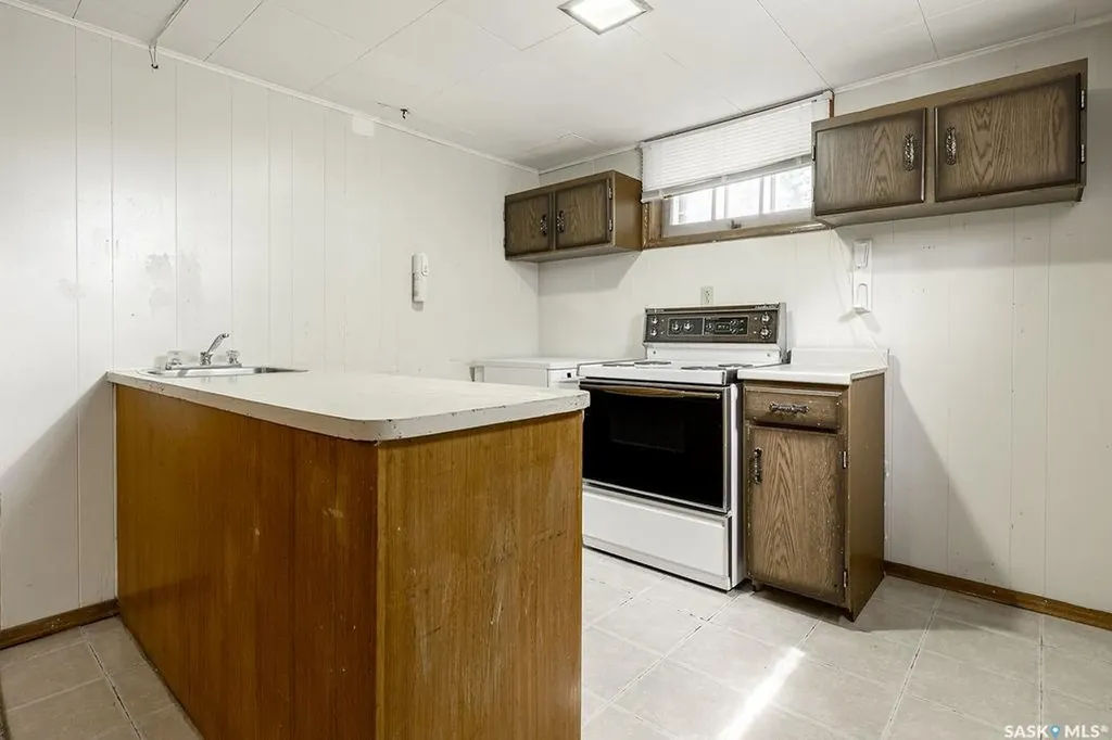 1426 12th Street E Saskatoon SK S7H 0E8