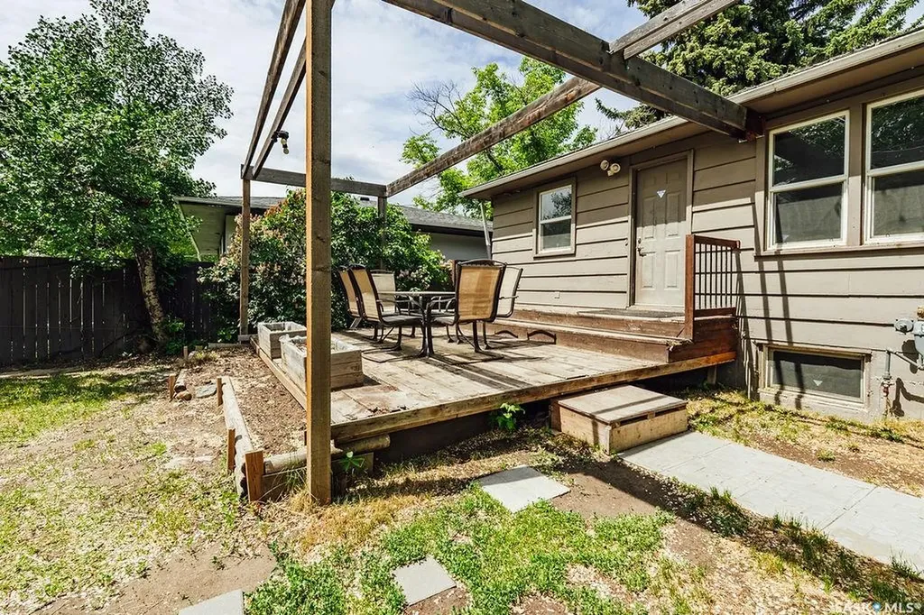 1426 12th Street E Saskatoon SK S7H 0E8