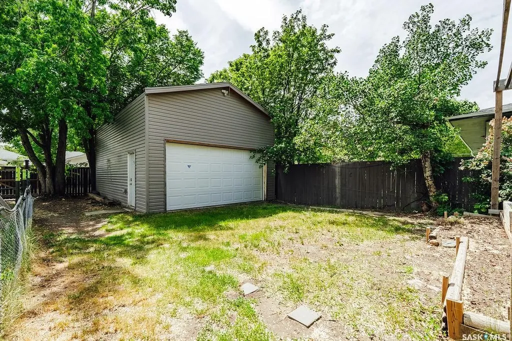 1426 12th Street E Saskatoon SK S7H 0E8