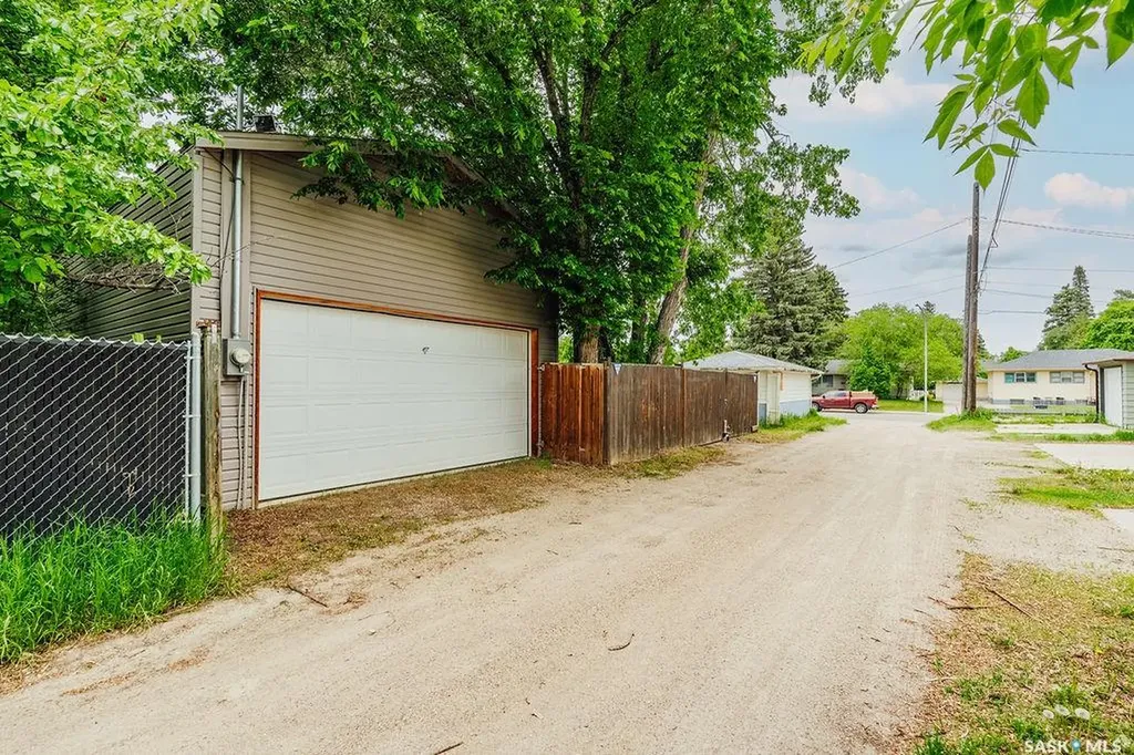 1426 12th Street E Saskatoon SK S7H 0E8