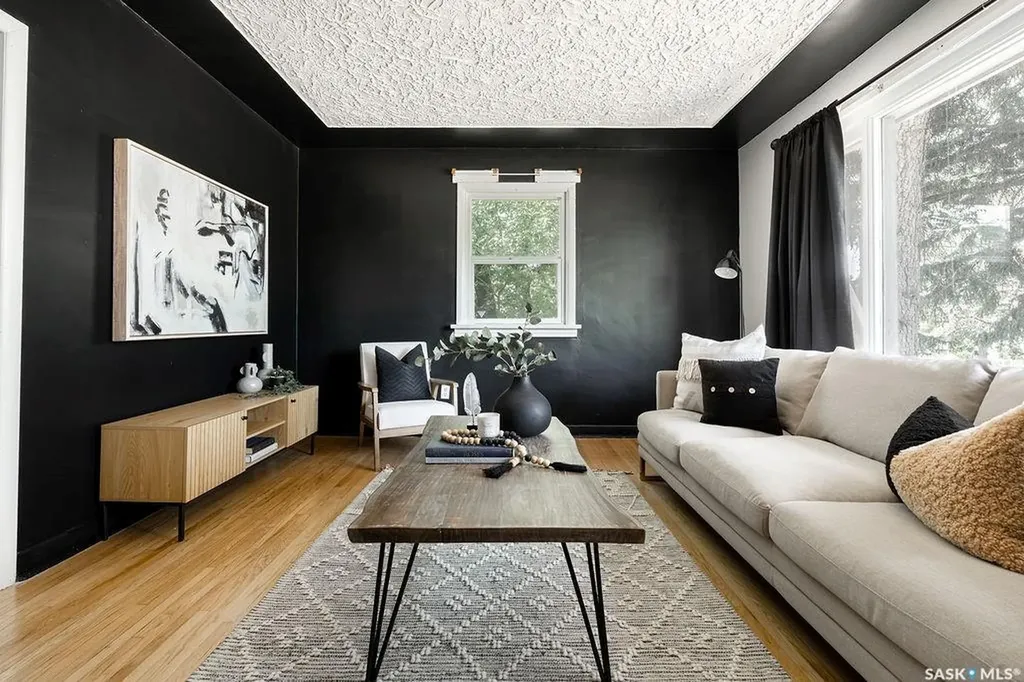 1426 12th Street E Saskatoon SK S7H 0E8