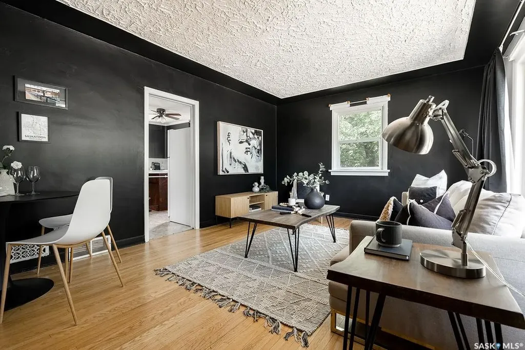 1426 12th Street E Saskatoon SK S7H 0E8