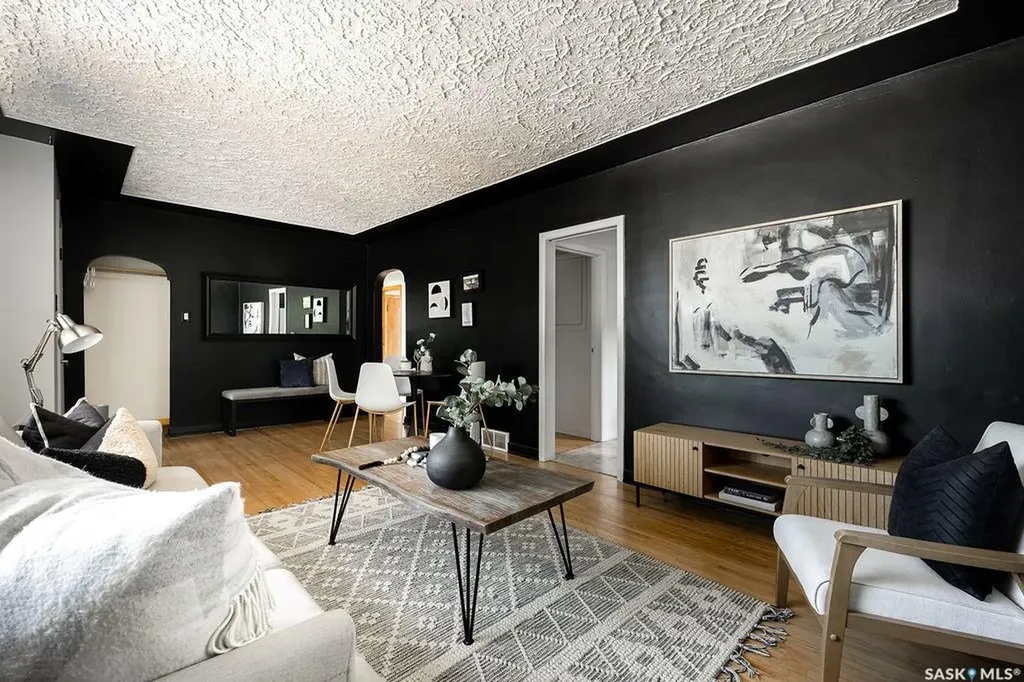 1426 12th Street E Saskatoon SK S7H 0E8