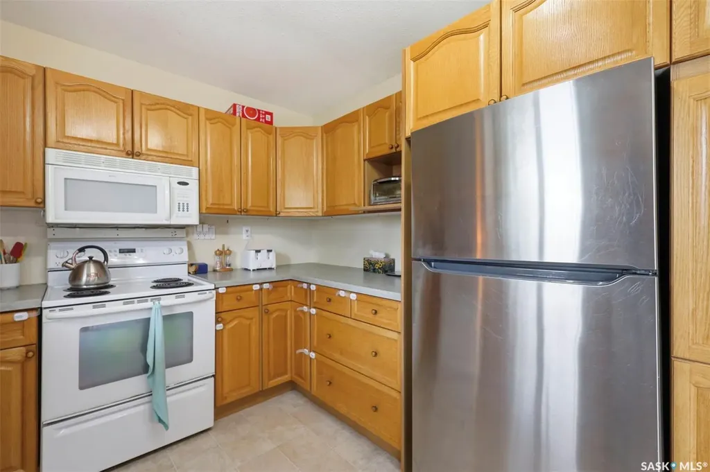 418 Lisgar Avenue Saskatoon SK S7L 5G8