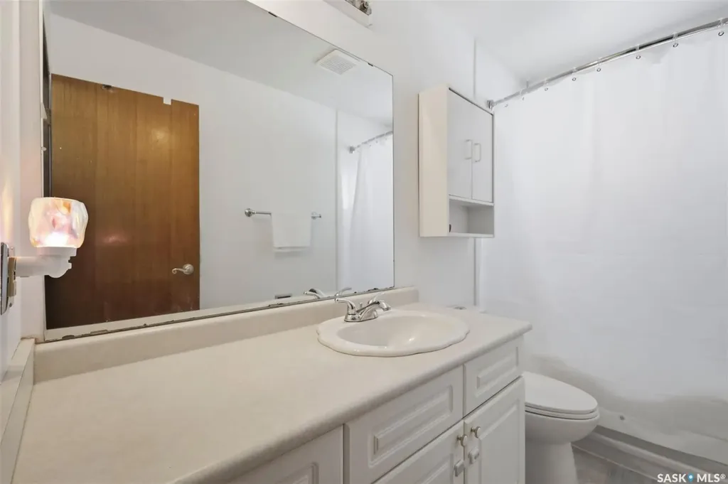 418 Lisgar Avenue Saskatoon SK S7L 5G8