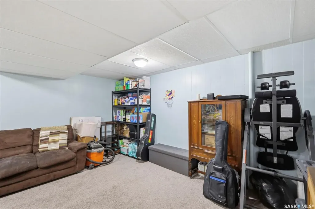 418 Lisgar Avenue Saskatoon SK S7L 5G8