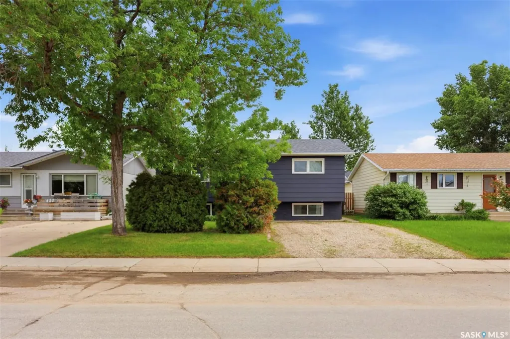 418 Lisgar Avenue Saskatoon SK S7L 5G8