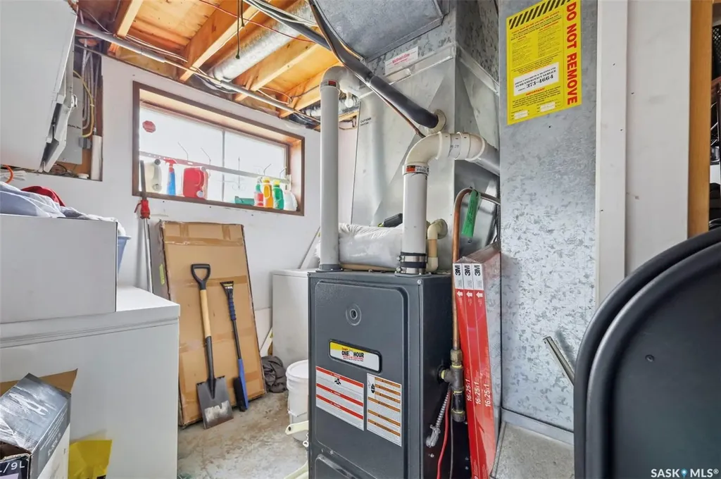 418 Lisgar Avenue Saskatoon SK S7L 5G8