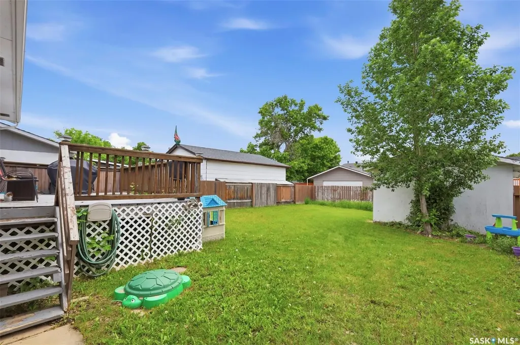 418 Lisgar Avenue Saskatoon SK S7L 5G8