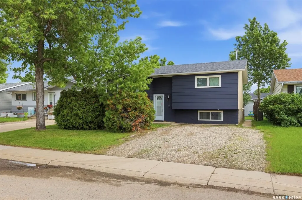 418 Lisgar Avenue Saskatoon SK S7L 5G8