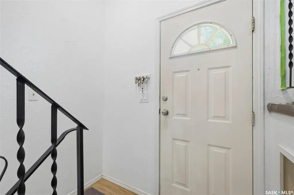418 Lisgar Avenue Saskatoon SK S7L 5G8