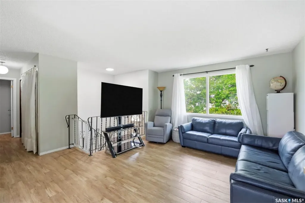 418 Lisgar Avenue Saskatoon SK S7L 5G8