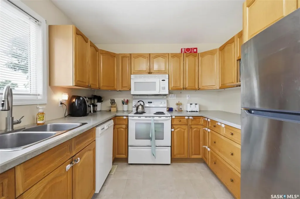 418 Lisgar Avenue Saskatoon SK S7L 5G8