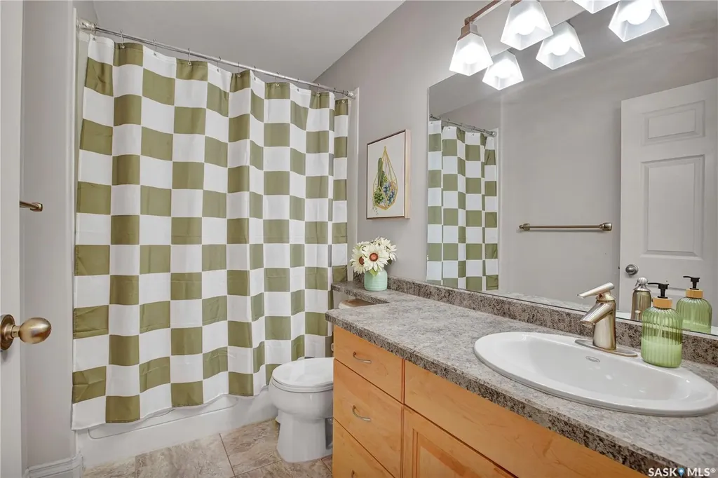201 Brookside Court Warman SK S0K 0A1
