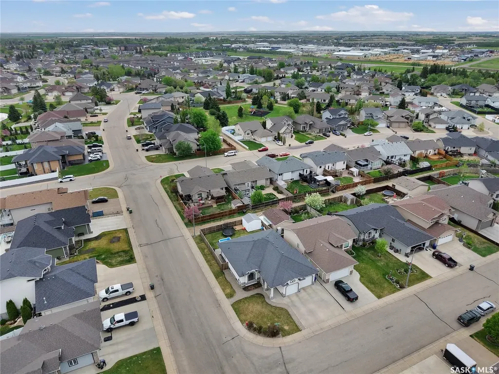 201 Brookside Court Warman SK S0K 0A1