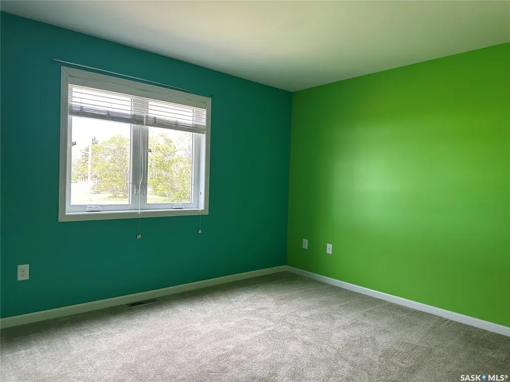 201 1st Street E Lomond Rm No. 37 SK S0C 0V0