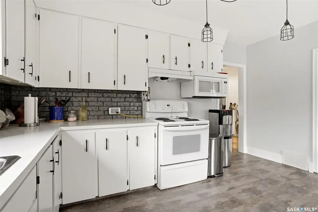 533 Broadway Avenue Regina SK S4N 1B9