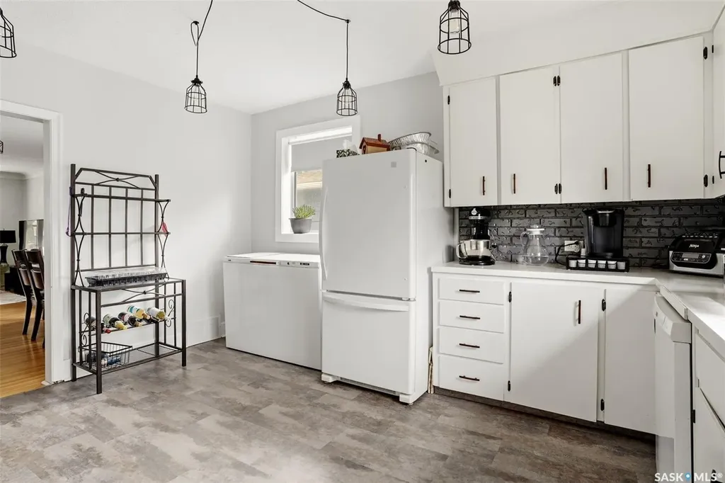 533 Broadway Avenue Regina SK S4N 1B9