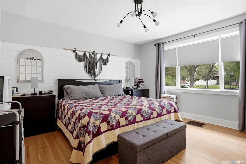 533 Broadway Avenue Regina SK S4N 1B9