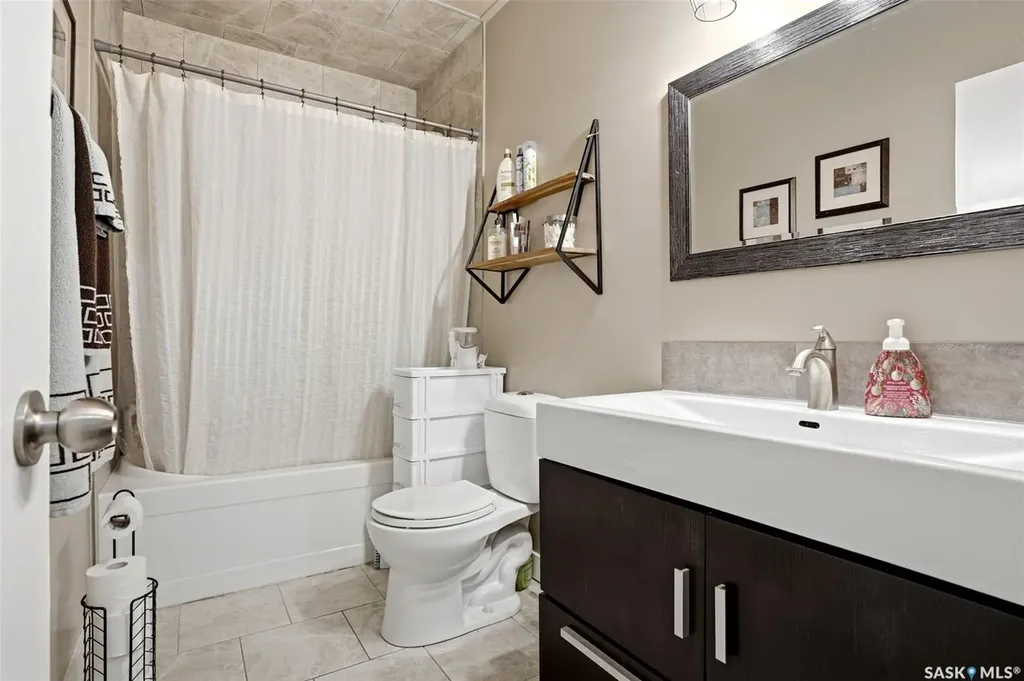 533 Broadway Avenue Regina SK S4N 1B9