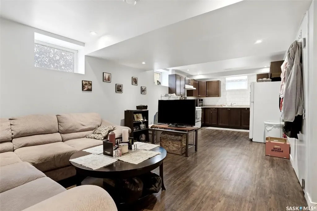 533 Broadway Avenue Regina SK S4N 1B9
